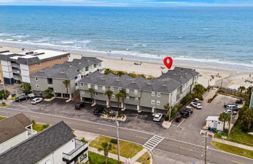 Surfside Beach House | Beachfront Bliss-Admirals Quarters II Oceanfront