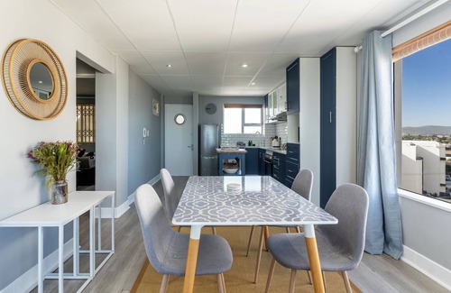 Flora Park Apartment | Beachfront Bliss with Pool & Ocean Views