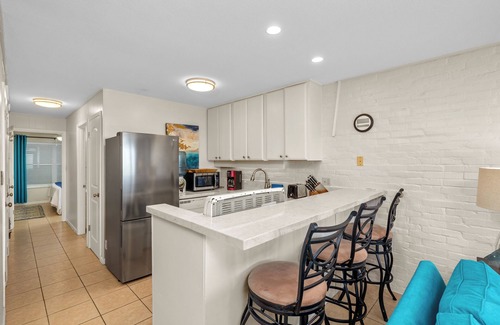 South Padre Island Condo | Beachfront Comfort Awaits! Ground-Floor Island Gem