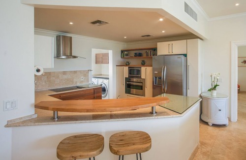 Schooner Bay Apartment | Beachfront Caribbean Elegance - Schooner Bay 205 (2 bed)