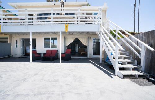 Townsite Apartment | BEACHFRONT COTTAGE LOWER UNIT