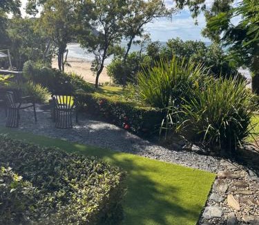 Oak Beach Villa | Beachfront Dolphin Cabin