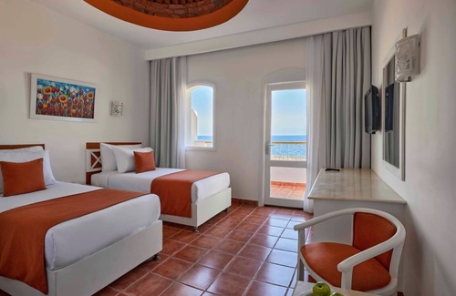 El Quseir Hotel | Beachfront Resort | 3 Rooms + Pools, Sauna, Tennis & Daily Entertainment
