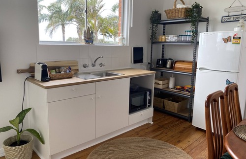 Kiama Downs Apartment | BEACHFRONT ESCAPE Jones Beach Kiama - Direct beach access & great views. RELAX.