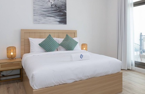 Jumeira 3 House | Beachfront Escape: Killer Point at Full Moon Villa