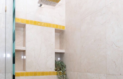 Jumeira 3 House | Beachfront Escape: Killer Point at Full Moon Villa