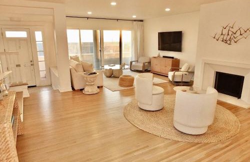 Peninsula House | Beachfront Estate - LB Peninsula