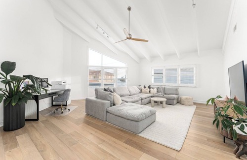 Melbourne House | Beachfront family masterpiece