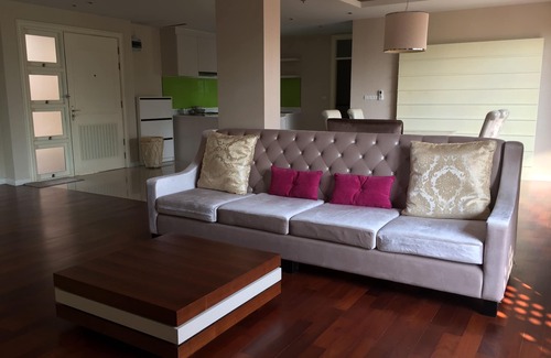 Hua Hin Condo | Beachfront Family Penthouse Seaside Hua Hin (C32, 3rd Floor, 136 Sq.m.)