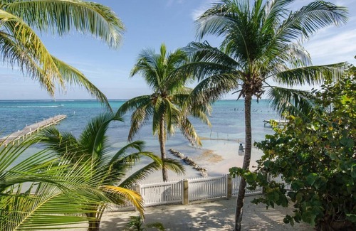 San Pedro Villa | Beachfront family villa