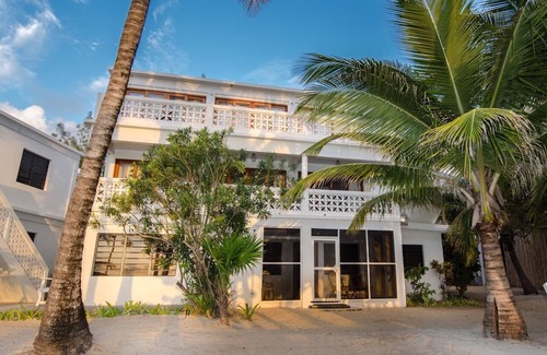 San Pedro Villa | Beachfront family villa