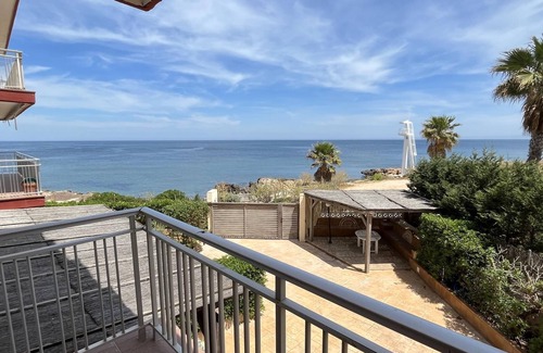 Denia Apartment | Beachfront flat for 6 people with swimming pool and parking