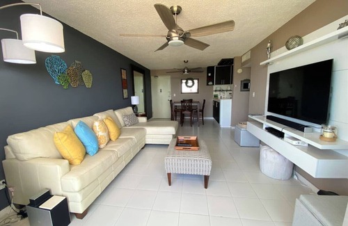 Isla Verde Condo | Beachfront Gem Washer/D Walk Everywhere