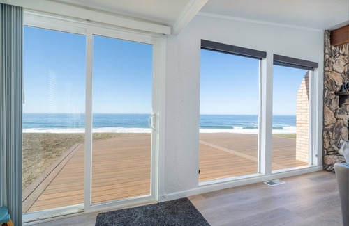 Lincoln City House | Beachfront home just steps to the sand with sweeping views from your deck!