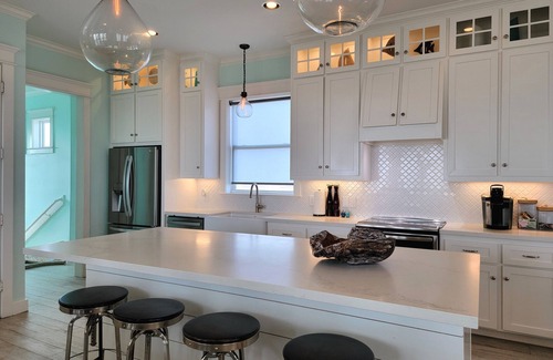 Stavanger Beach House | BEACHFRONT! HOT TUB! CUSTOM HOME, EV: A Paradise on Earth