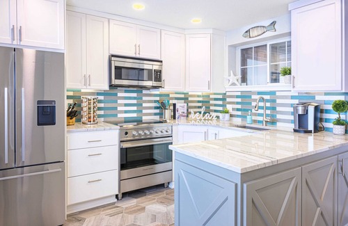 Lincoln City Apartment | Beachfront, Hot Tub, BBQ | Ocean Jewel
