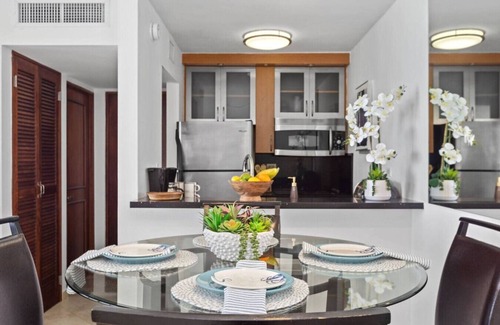 Isla Verde Condo | Beachfront King Bed Washer/D Walk Everywhere