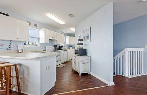 Alligator Point House | BEACHFRONT! Million Dollar Views! Panoramic views of the Gulf! Fall Discounts!