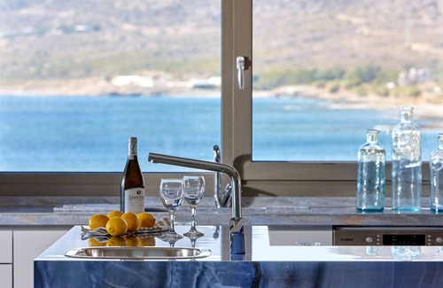 Koutsouras Villa | Beachfront Moonlight villa for large groups