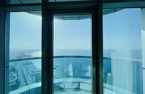 Rumailah Condo | Beachfront paradise just minutes from Dubai