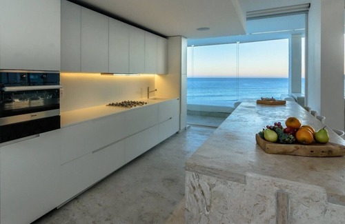 Zona Hotelera Condo | Beachfront Penthouse 4 BR 4 BATH plus Nanny Room