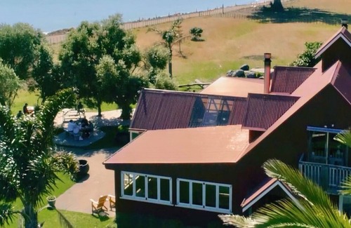 Haumoana House | Beachfront, peaceful cosy cottage, beautiful sunrises, a relaxing escape.