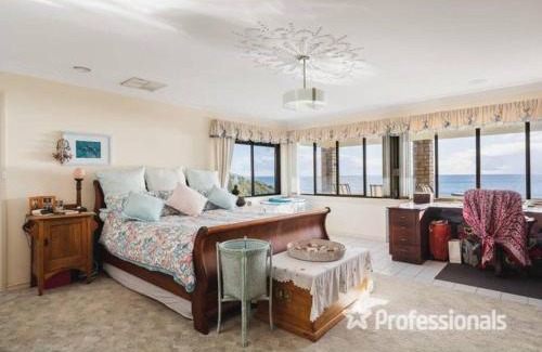 Peppermint Grove Beach House | Beachfront Penthouse by Peppy Beach Retreats®