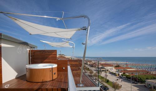 Lido di Camaiore Apartment | Beachfront Penthouse with private parking