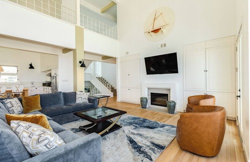 Indian Beach House | Beachfront & Pet Friendly! Great Gulf Views, Walk to the Beach