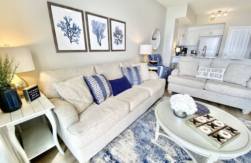 West Panama City Beach Condo | ☀️Beachfront-Pool+Hot Tub-Fab Amenities-Celadon 2005☀️