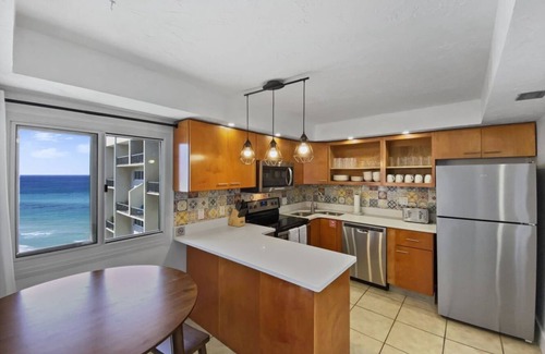 Sunnyside Condo | ☀️BeachFront-Pool-Tennis Courts-Pinnacle Port 12 Casa Francesca☀️