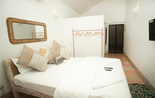 Anjuna Villa | Beachfront pool villa Myconos