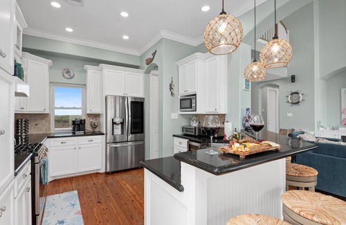 Miramar House | Beachfront | Private Swim Spa | Pet Friendly