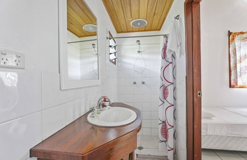 Luganville Resort | Beachfront Resort