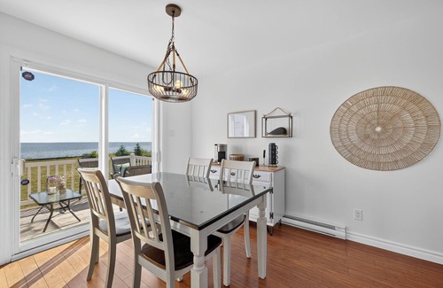 Beresford House | *Beachfront Retreat*Stunning Views*Paddle*Relax