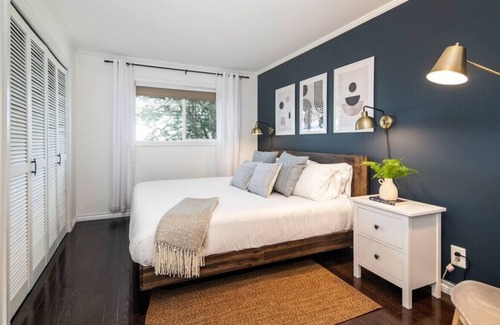 Campbell River House | Beachfront | Sandy Shore, Near Mt. Washington