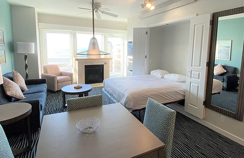 Seaside House | Beachfront Seaside Resort, 2BR Suite + Amenities