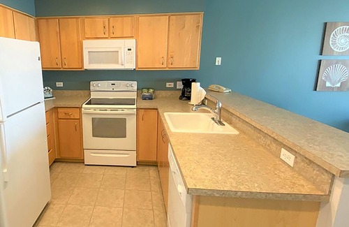 Seaside House | Beachfront Seaside Resort, 2BR Suite + Amenities