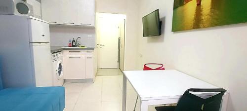 Bat Yam Apartment | Beachfront Studio Apartment Bat Yam 412