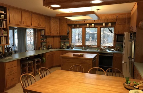 New London House | Beachfront Summer Swims, Winter Ski and Snow, and Sunsets on Lake Sunapee!