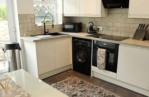 Rhos on Sea Cottage | Beachfront Swyn Y Mor Cottage