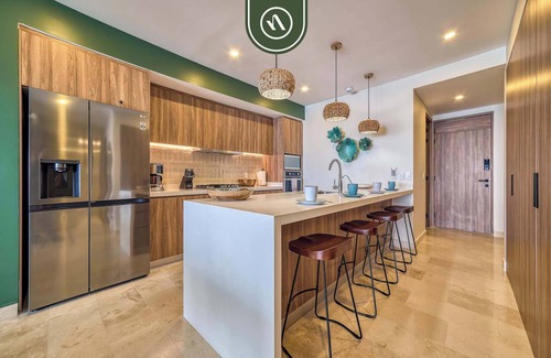 Las Glorias Apartment | Beachfront Tropical 2 BR Condo - Pools - Gym