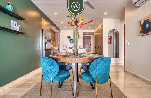 Las Glorias Apartment | Beachfront Tropical 2 BR Condo - Pools - Gym