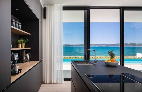 Kastela Villa | Beachfront Villa The View with Pool