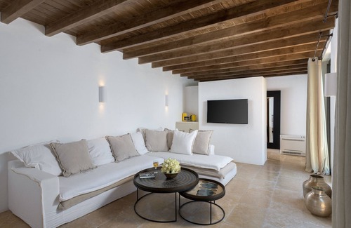 Pefkos Villa | Beachfront Villa few steps away from a sandy beach