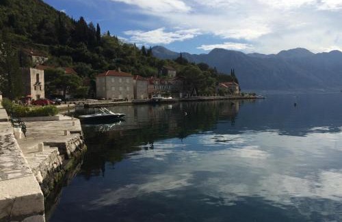 Perast Villa | Beachfront Villa Perast