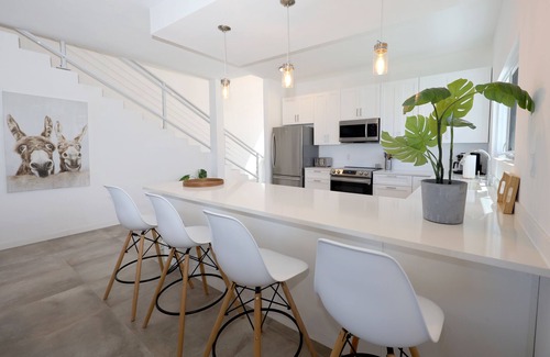 Cockburn Town Villa | Beachfront Villa -Grand Turk - Golf cart included
