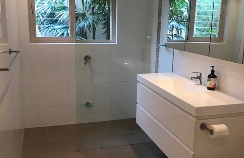 Newport Apartment | Beachside 3 bedroom apartment