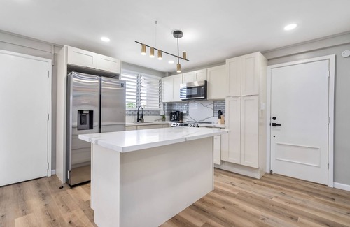 Ewa House | Beachside 3BR - Ewa Beach + Parking, A/C, WiFi