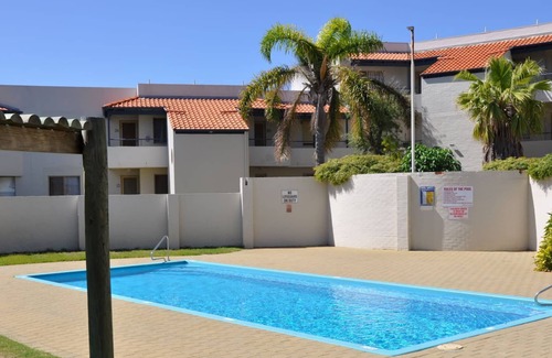 Safety Bay Apartment | Beachside apartment with sunset views